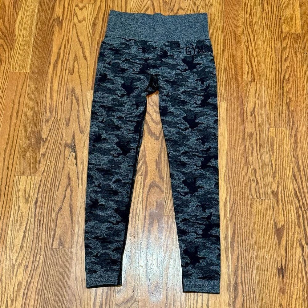 Gymshark Black/Gray Camouflage Capri Leggings. Small. - Picture 3 of 6